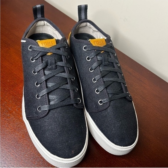 Outfit Bundle | BR Sweater, Smartwool Socks & Thermals, Boxers & CK Jeans - Picture 9 of 16